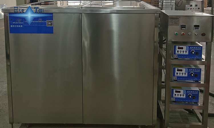 超聲波清洗機(jī)在塑料行業(yè)的應(yīng)用，如何去除各種污漬？