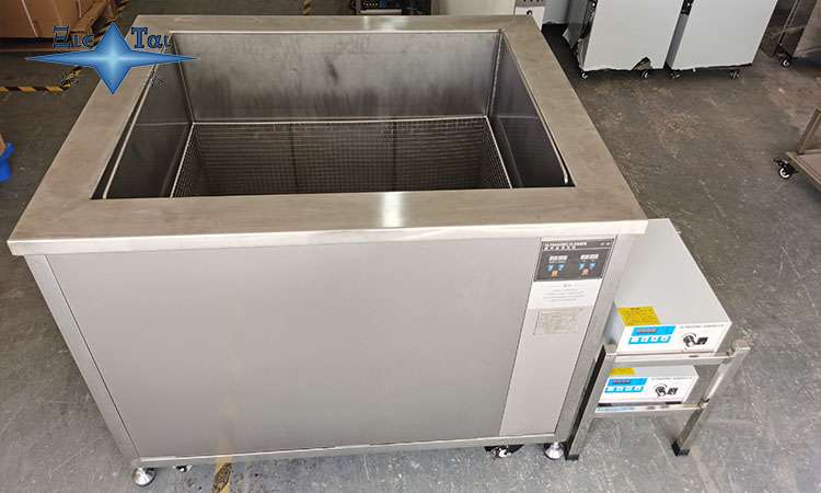 超聲波清洗機：清潔金屬冷藏設(shè)備，保持食品衛(wèi)生和品質(zhì)